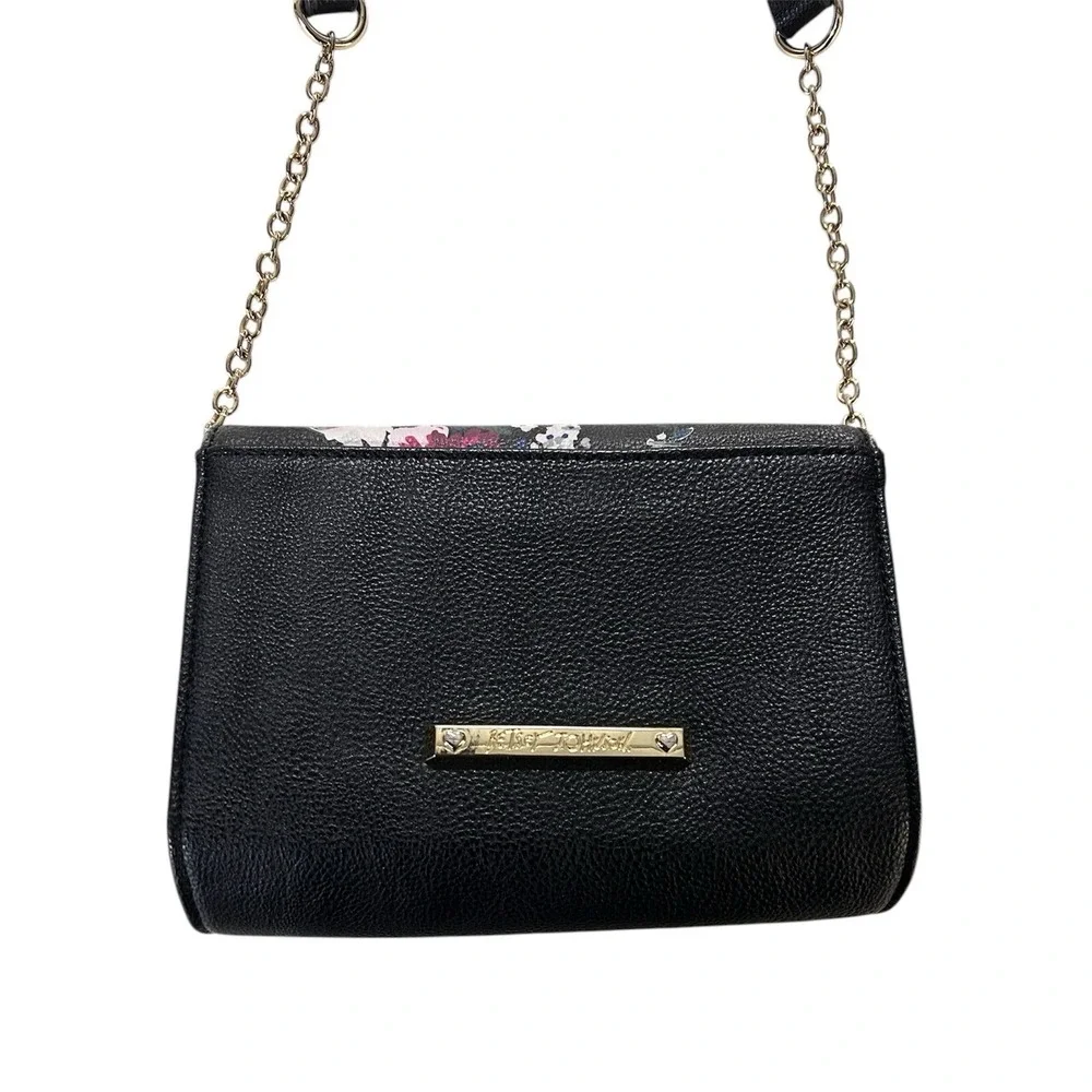 BETSEY‎ JOHNSON Crossbody Bag Purse Kiss Lips Snap Closure